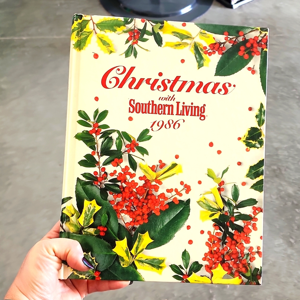 Vintage Christmas with Southern Living 1986 hard back book. Like new